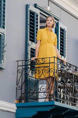 Φόρεμα εγκυμοσύνης και θηλασμού με γιακά με βολάν - - soonMAMA - Η σωστή προσθήκη στην κομψή και άνετη εγκυμοσύνη! - Παλτά για έγκυες