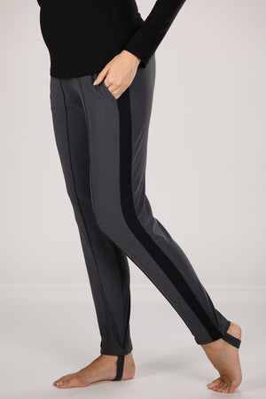 Παντελόνι εγκυμοσύνης από ύφασμα λεπτής πλέξης - Παντελόνι - soonMAMA - Η σωστή προσθήκη στην κομψή και άνετη εγκυμοσύνη! - Παλτά για έγκυες