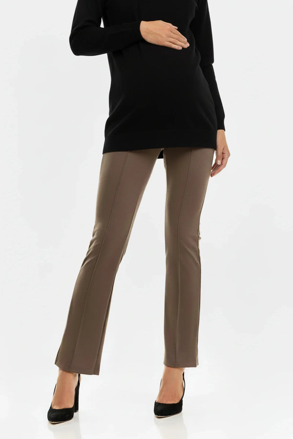 Παντελόνι εγκυμοσύνης από ύφασμα λεπτής πλέξης - καφέ - - soonMAMA - Η σωστή προσθήκη στην κομψή και άνετη εγκυμοσύνη! - Παλτά για έγκυες