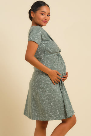 Βαμβακερό φόρεμα εγκυμοσύνης με κόμπο -  - soonMAMA - Η σωστή προσθήκη στην κομψή και άνετη εγκυμοσύνη! - Παλτά για έγκυες