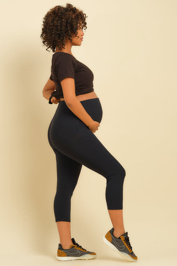 Σκούρο μπλε κολάν εγκυμοσύνης μήκους ¾ - Παντελόνι - soonMAMA - Η σωστή προσθήκη στην κομψή και άνετη εγκυμοσύνη! - Παλτά για έγκυες